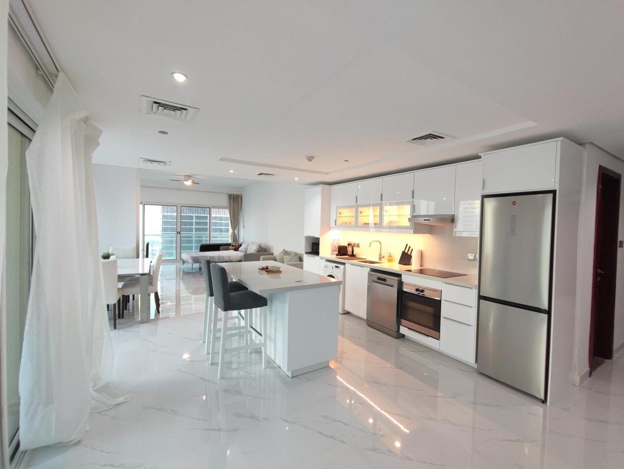 One Bedroom Apartment With Pool & Gym Near Marina Dubai Exterior foto