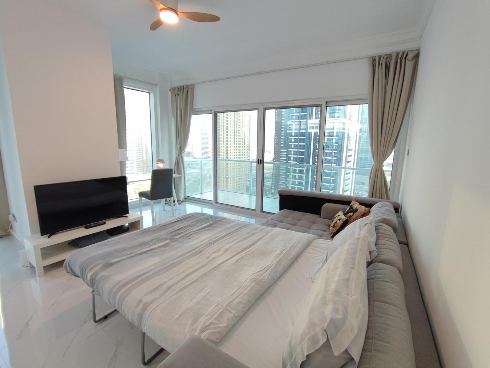 One Bedroom Apartment With Pool & Gym Near Marina Dubai Exterior foto