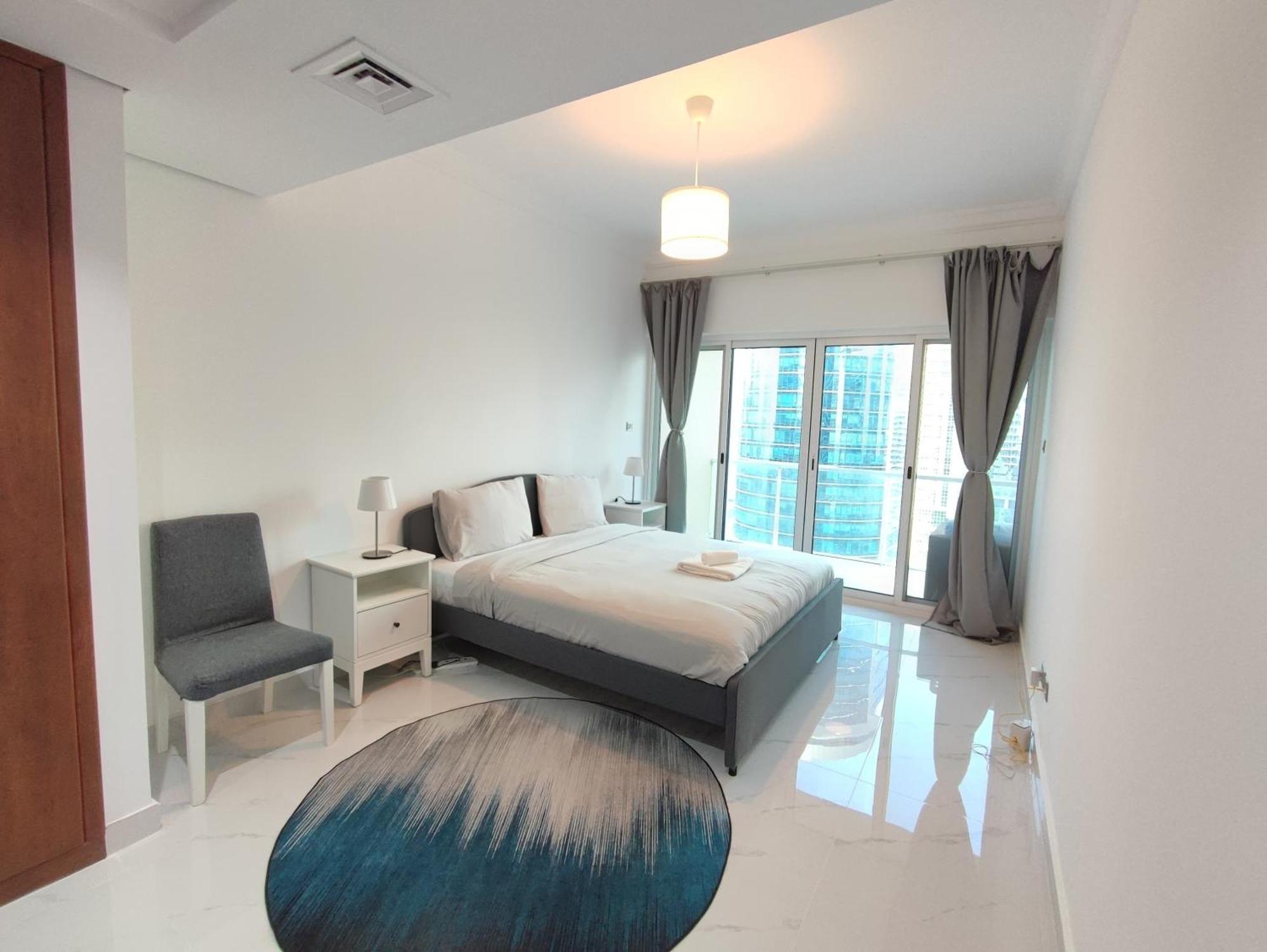 One Bedroom Apartment With Pool & Gym Near Marina Dubai Exterior foto